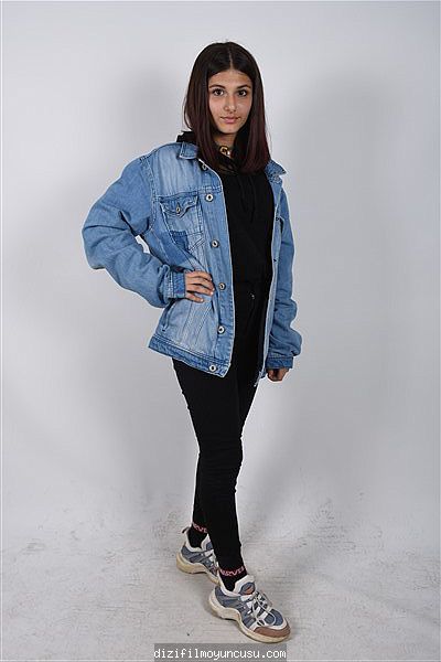 İzmir Cast Ajans Nehir 9585