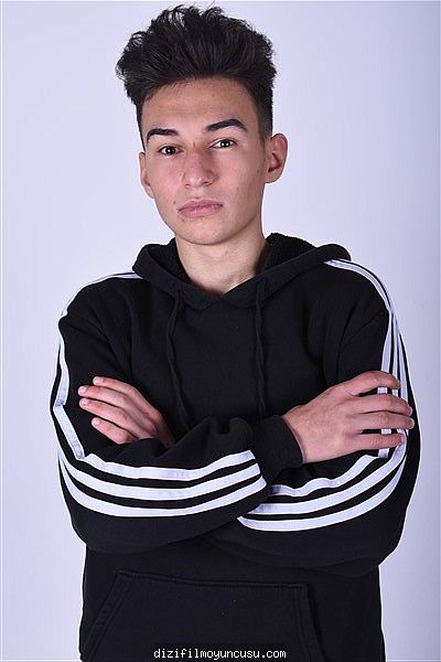Erkek Oyuncular Adayımız Onur