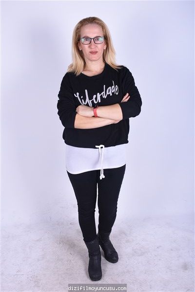 Aydın Dizi Film Oyuncusu Esma 42 Yaşında 174cm Boyunda 67 Kilo Hedefi