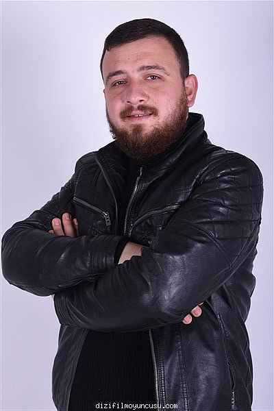Erkek Oyuncular Adayımız Yaşar