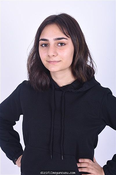 Kadın Oyuncular Adayımız Cemrem