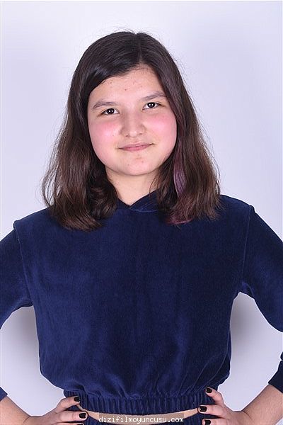 Kadın Oyuncular Adayımız Özge
