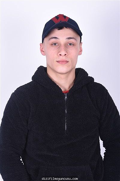 Erkek Oyuncular Adayımız Oğuz
