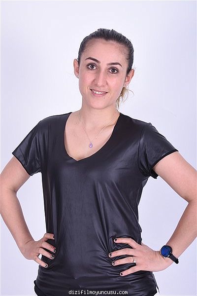 Kadın Oyuncular Adayımız Esra