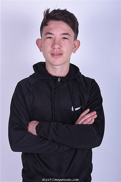Erkek Oyuncular Adayımız Mustafa