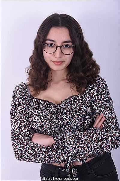 Kadın Oyuncular Adayımız Yeşim