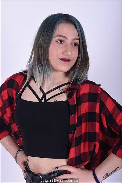 Kadın Oyuncular Adayımız Lezra