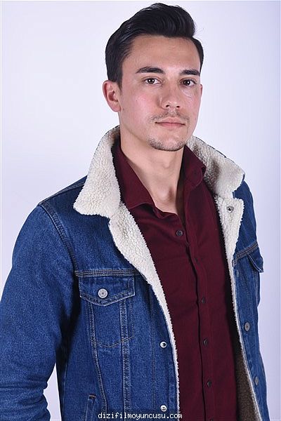 Erkek Oyuncular Adayımız Mustafa