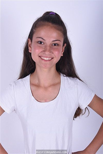 Kadın Oyuncular Adayımız Zehra