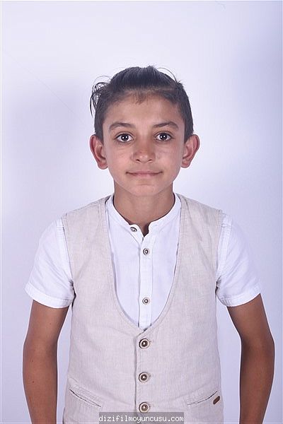 Erkek Oyuncular Adayımız Yiğit