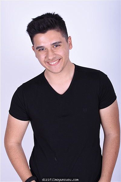 Erkek Oyuncular Adayımız Mustafa