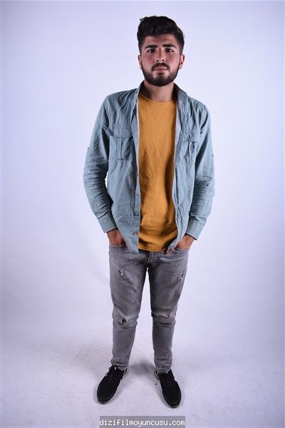 Şanlıurfa Dizi Film Oyuncusu Muhittin 22 Yaşında 182cm Boyunda 72 Kilo