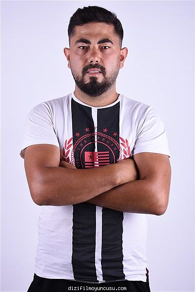 Erkek Oyuncular Adayımız Mustafa