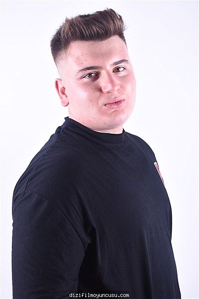 Erkek Oyuncular Adayımız Mustafa