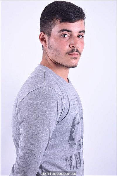 Erkek Oyuncular Adayımız Hüseyin