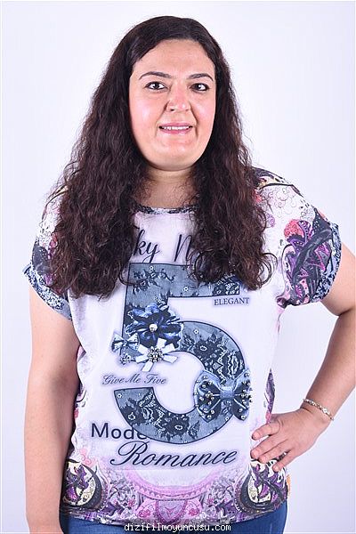 Kadın Oyuncular Adayımız Demet