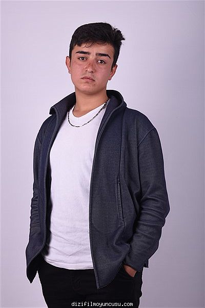 Erkek Oyuncular Adayımız Hüseyin