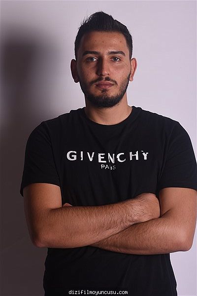 Erkek Oyuncular Adayımız Tolga