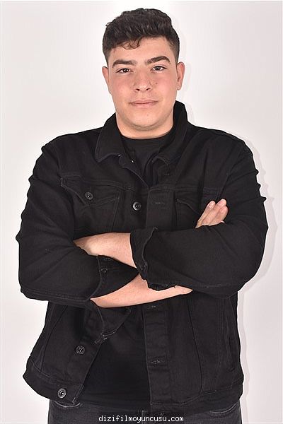 Erkek Oyuncular Adayımız Mustafa