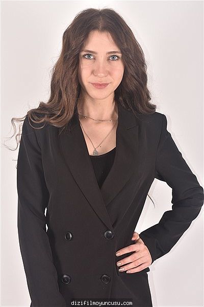Kadın Oyuncular Adayımız Elif