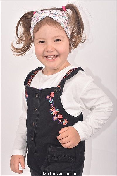 Çocuk Oyuncular Adayımız Melissa