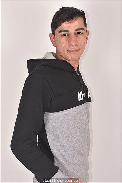 Erkek Oyuncular Adayımız Emre