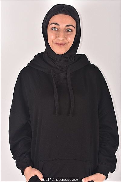 Kadın Oyuncular Adayımız Zeynep