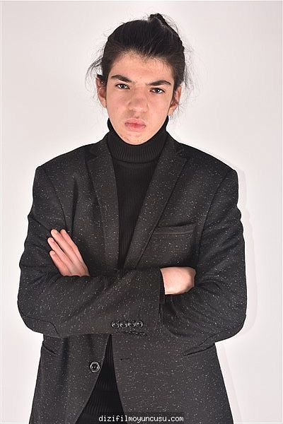 Erkek Oyuncular Adayımız Efe