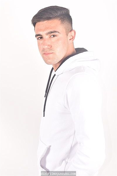 Erkek Oyuncular Adayımız Hüseyin