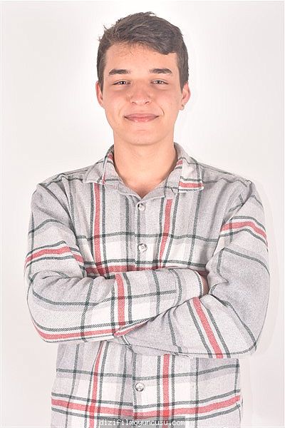 Erkek Oyuncular Adayımız Muzaffer