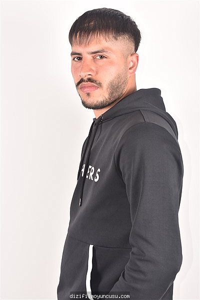 Erkek Oyuncular Adayımız Cihan