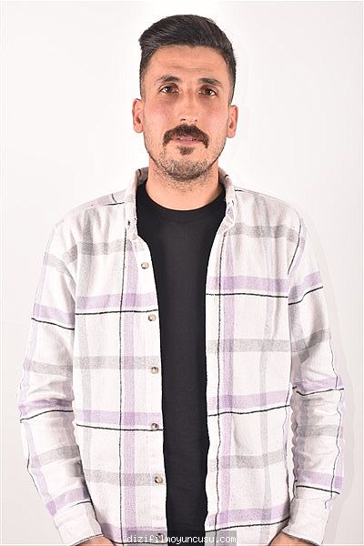 Erkek Oyuncular Adayımız Emre