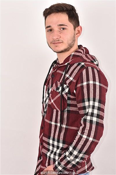 Erkek Oyuncular Adayımız Mustafa