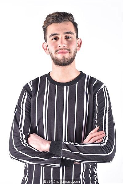Erkek Oyuncular Adayımız Mustafa