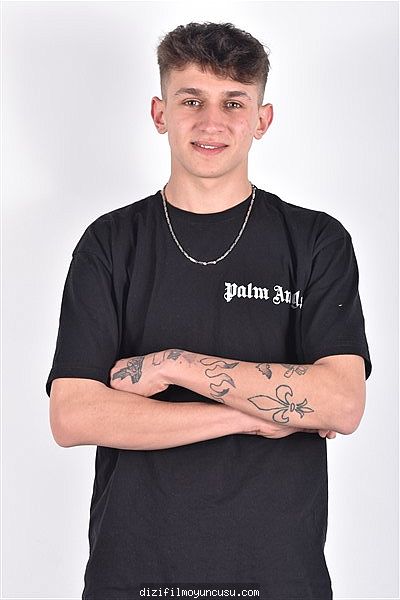 Erkek Oyuncular Adayımız Alper