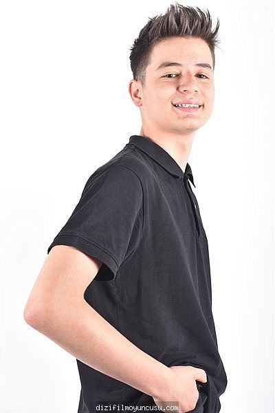 Erkek Oyuncular Adayımız Mustafa
