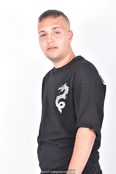 Erkek Oyuncular Adayımız Mehmet