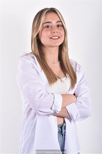 Kadın Oyuncular Adayımız Selen