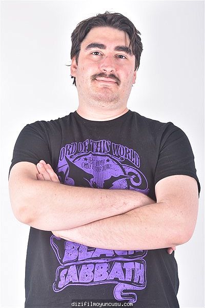 Erkek Oyuncular Adayımız Mustafa