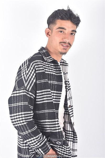 Erkek Oyuncular Adayımız Onur