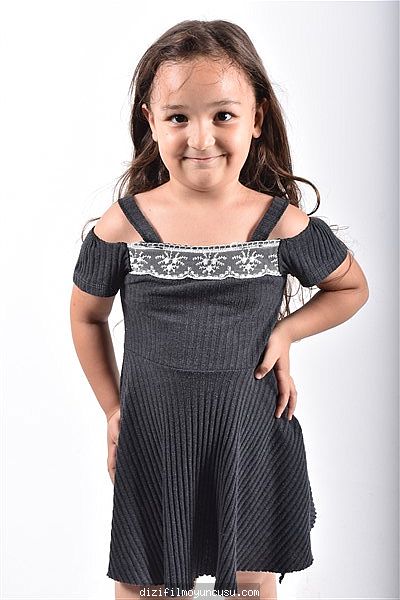 Çocuk Oyuncular Adayımız Elena