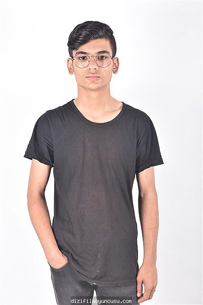 Erkek Oyuncular Adayımız Mustafa