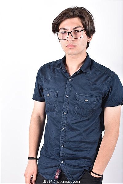 Erkek Oyuncular Adayımız Mustafa