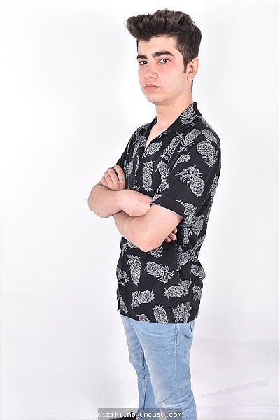 Erkek Oyuncular Adayımız Mustafa