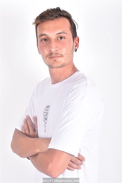 Erkek Oyuncular Adayımız Mustafa