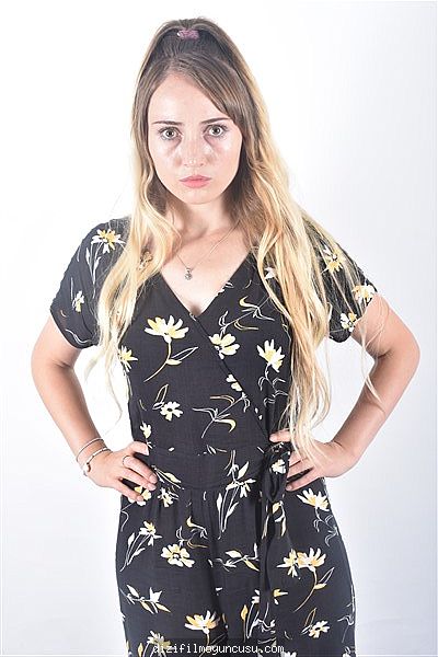 Kadın Oyuncular Adayımız Burcu