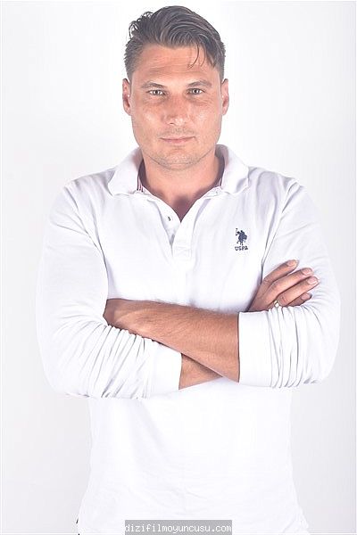 Erkek Oyuncular Adayımız Orhan