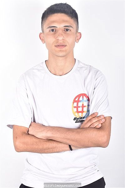 Erkek Oyuncular Adayımız Mustafa