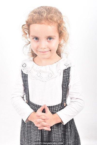 Çocuk Oyuncular Adayımız Elisa