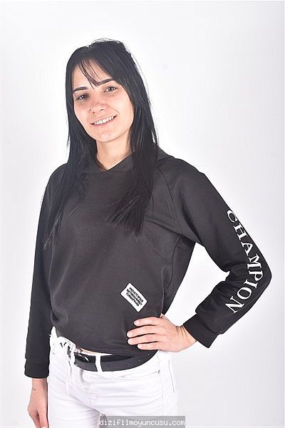 Kadın Oyuncular Adayımız Nehir